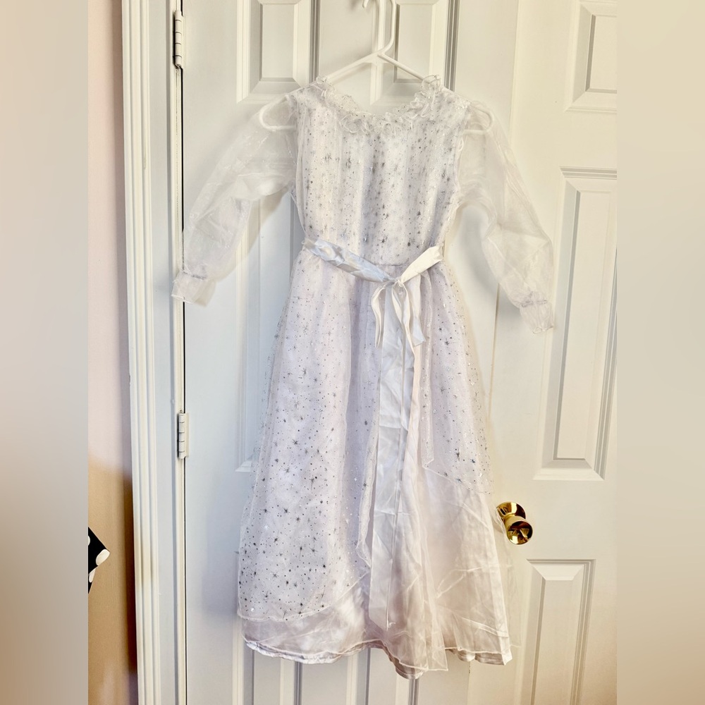 Kids Angel costume worn one time Size 8-10